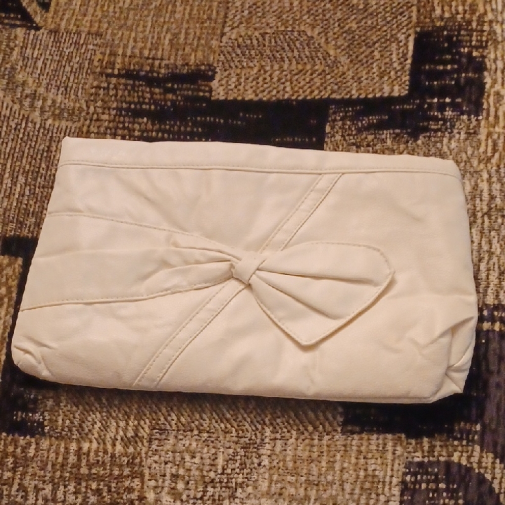 $4 Add-on Elegant White Leather-Like Clutch Bag